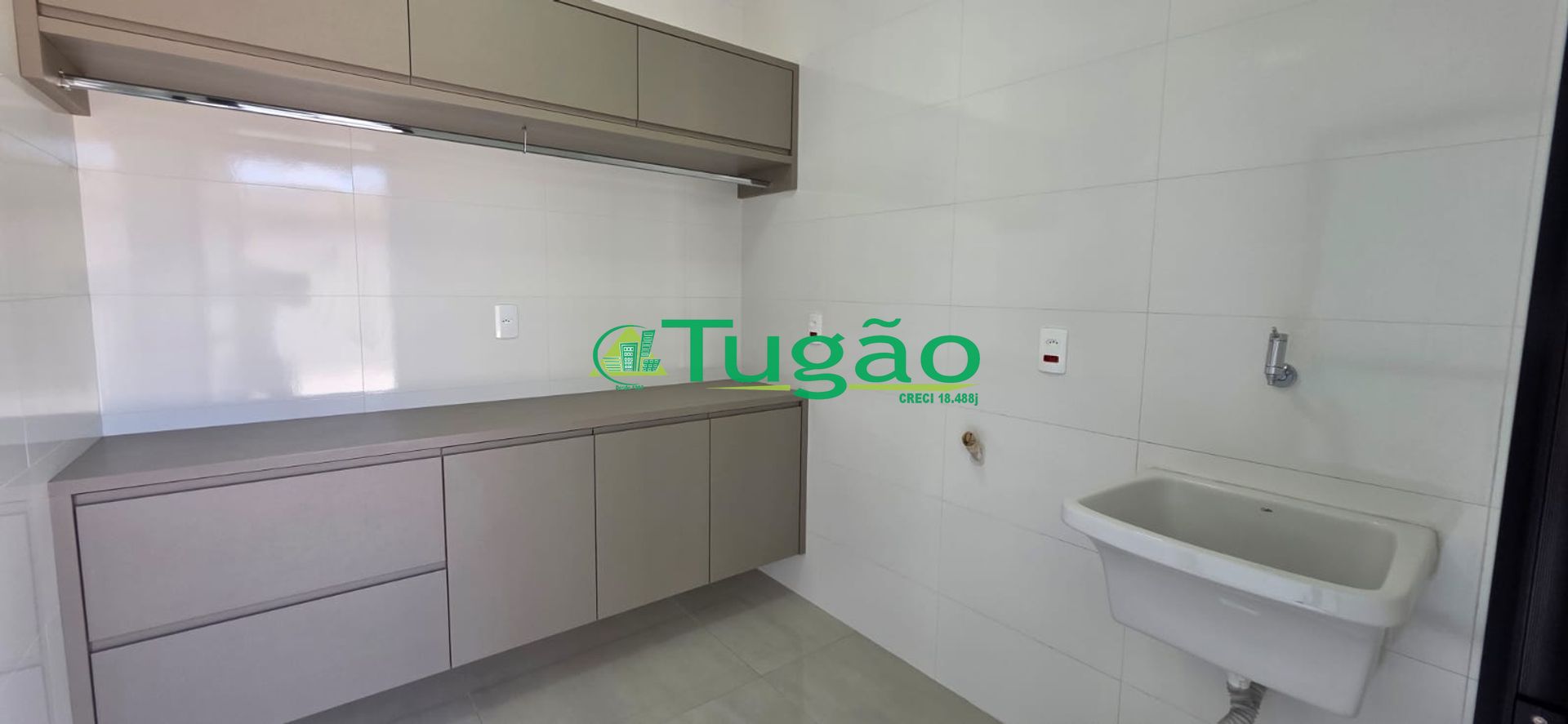 Casa de Condomínio com 3 quartos à venda, 215m² — foto 10 de 18