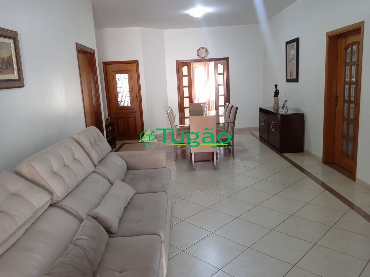 Casa com 3 quartos à venda, 250m² — foto 2 de 12