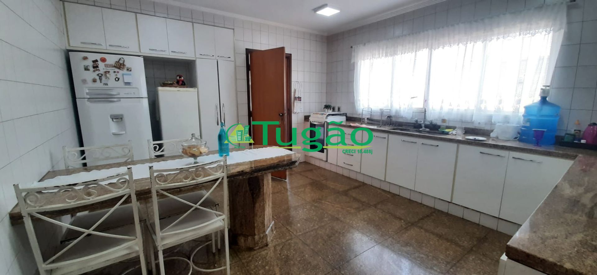 Casa com 3 quartos à venda, 330m² — foto 24 de 29