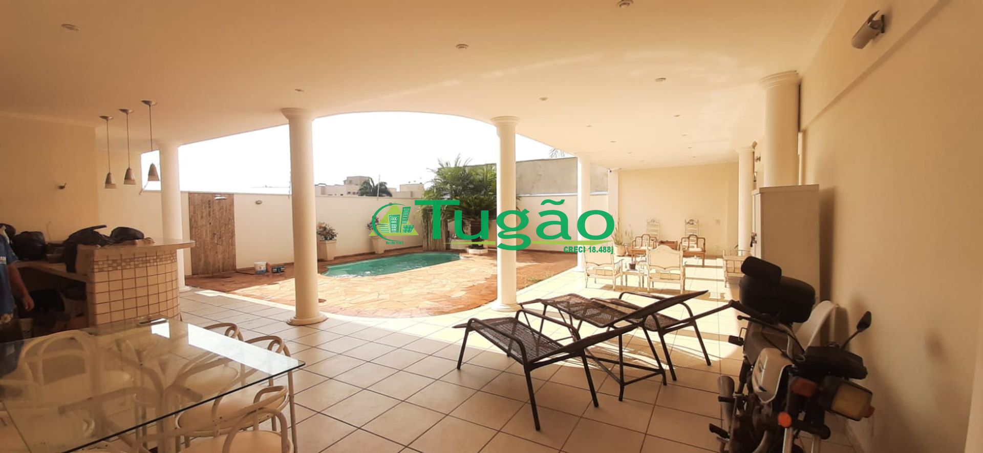 Casa com 3 quartos à venda, 330m² — foto 3 de 29