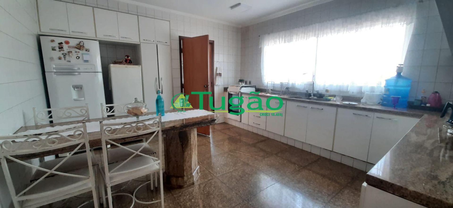Casa com 3 quartos à venda, 330m² — foto 23 de 29