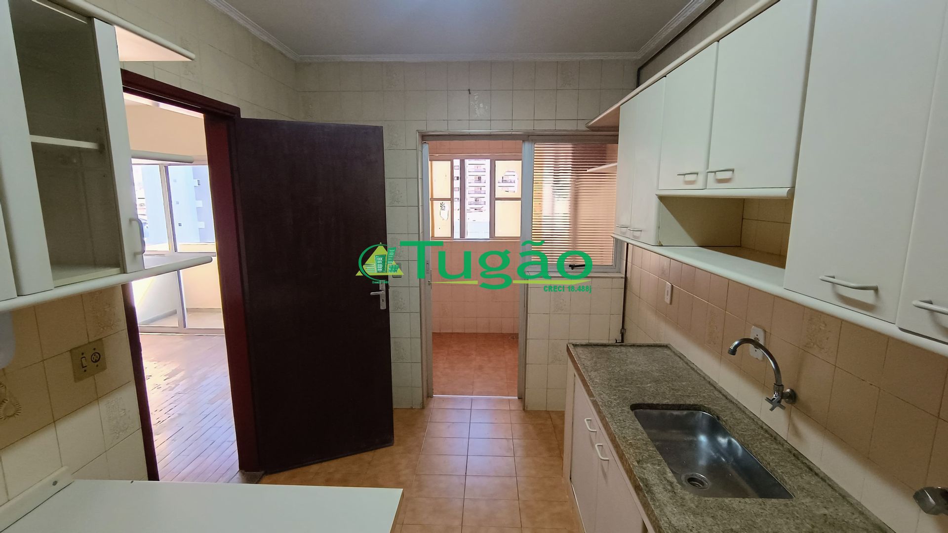 Apartamento com 3 quartos à venda, 105m² — foto 2 de 10