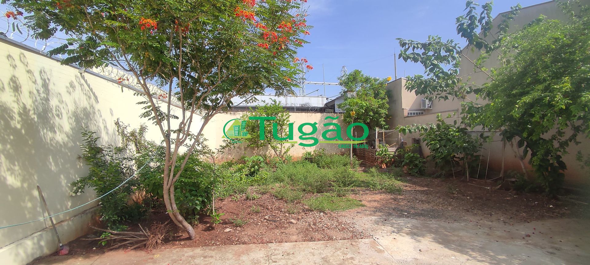 Casa com 3 quartos à venda, 146m² — foto 2 de 23
