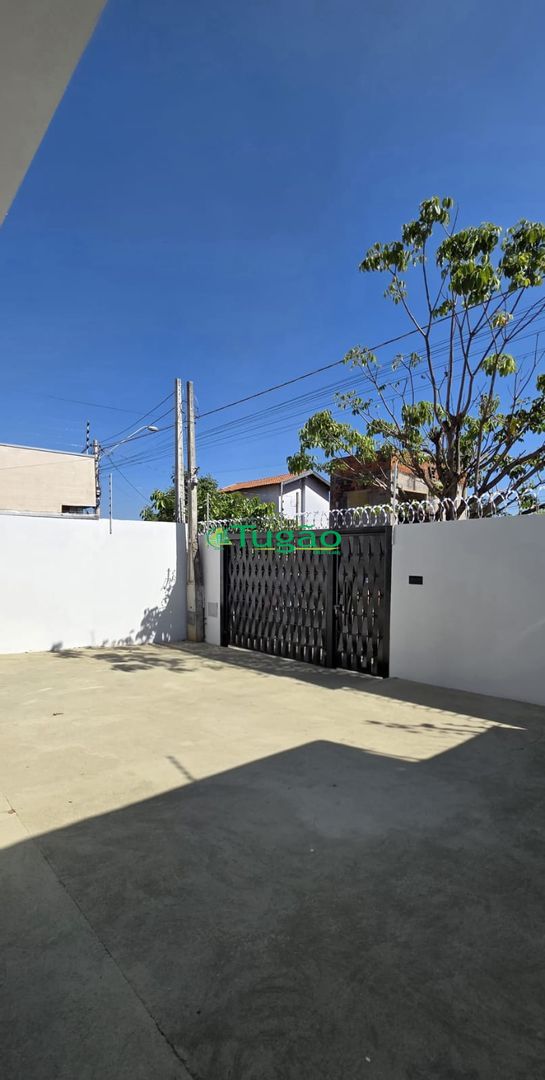 Casa com 2 quartos à venda, 60m² — foto 1 de 14