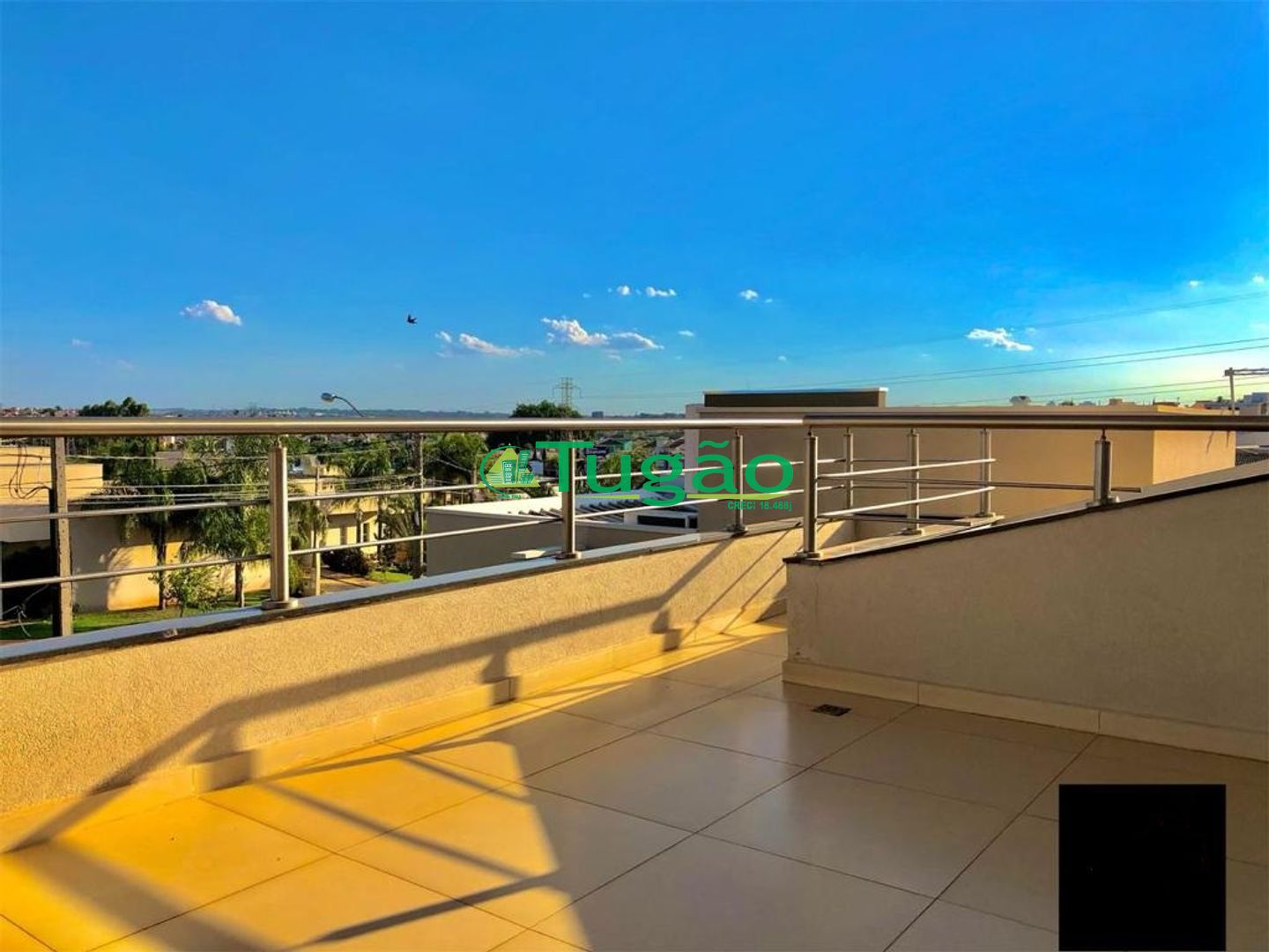 Casa de Condomínio com 4 quartos à venda, 335m² — foto 2 de 29