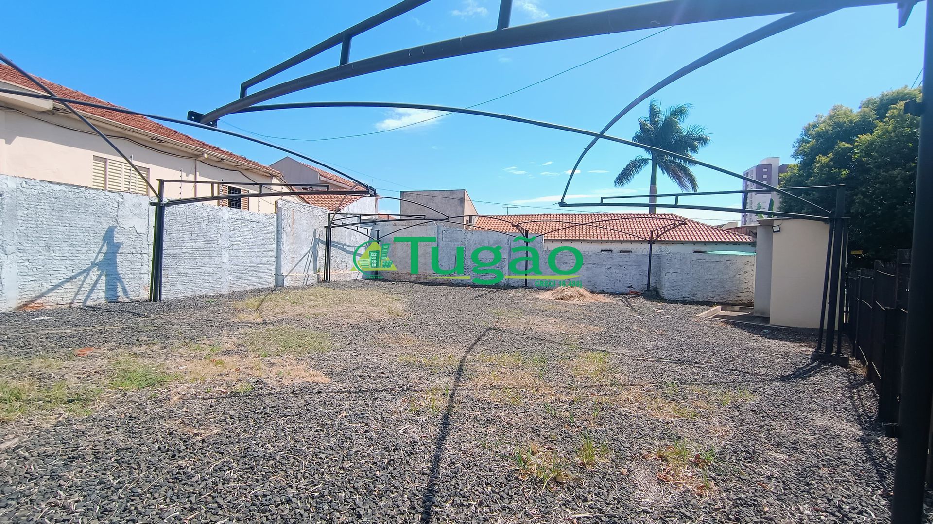 Terreno / Lote / Condomínio  para aluguel, 400m² — foto 3 de 4