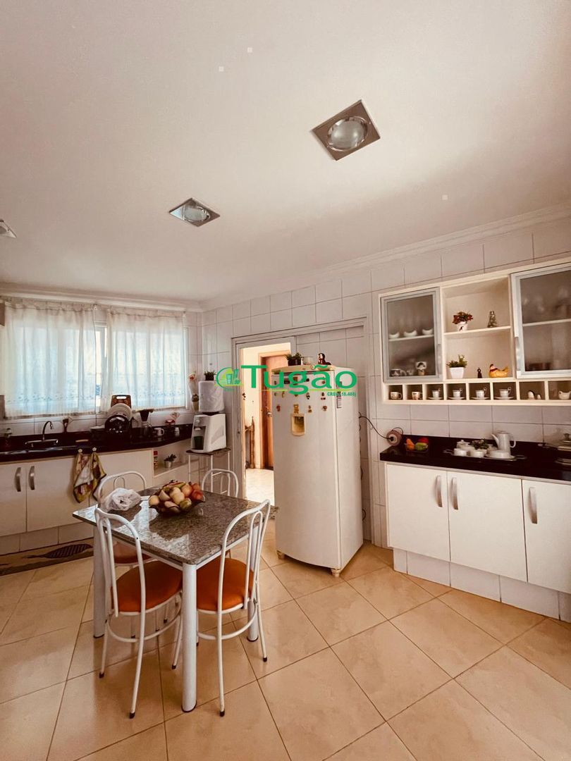 Casa de Condomínio com 4 quartos para aluguel, 482m² — foto 10 de 26