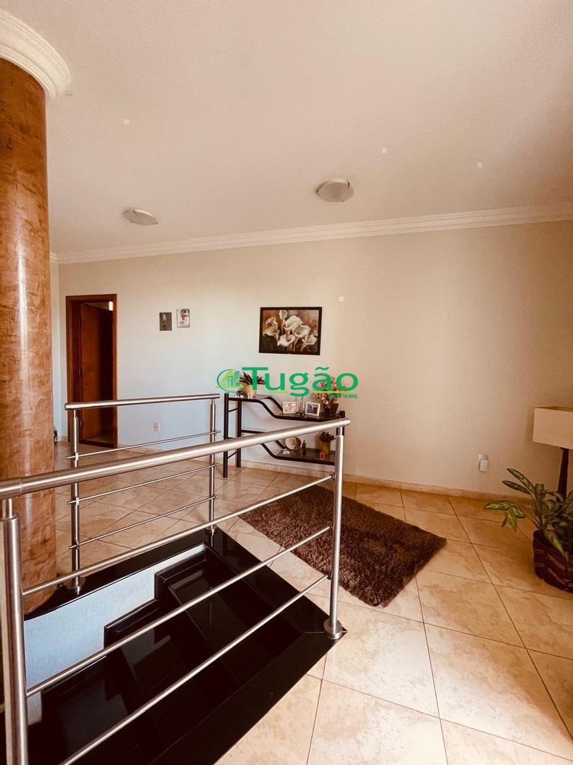 Casa de Condomínio com 4 quartos para aluguel, 482m² — foto 14 de 26