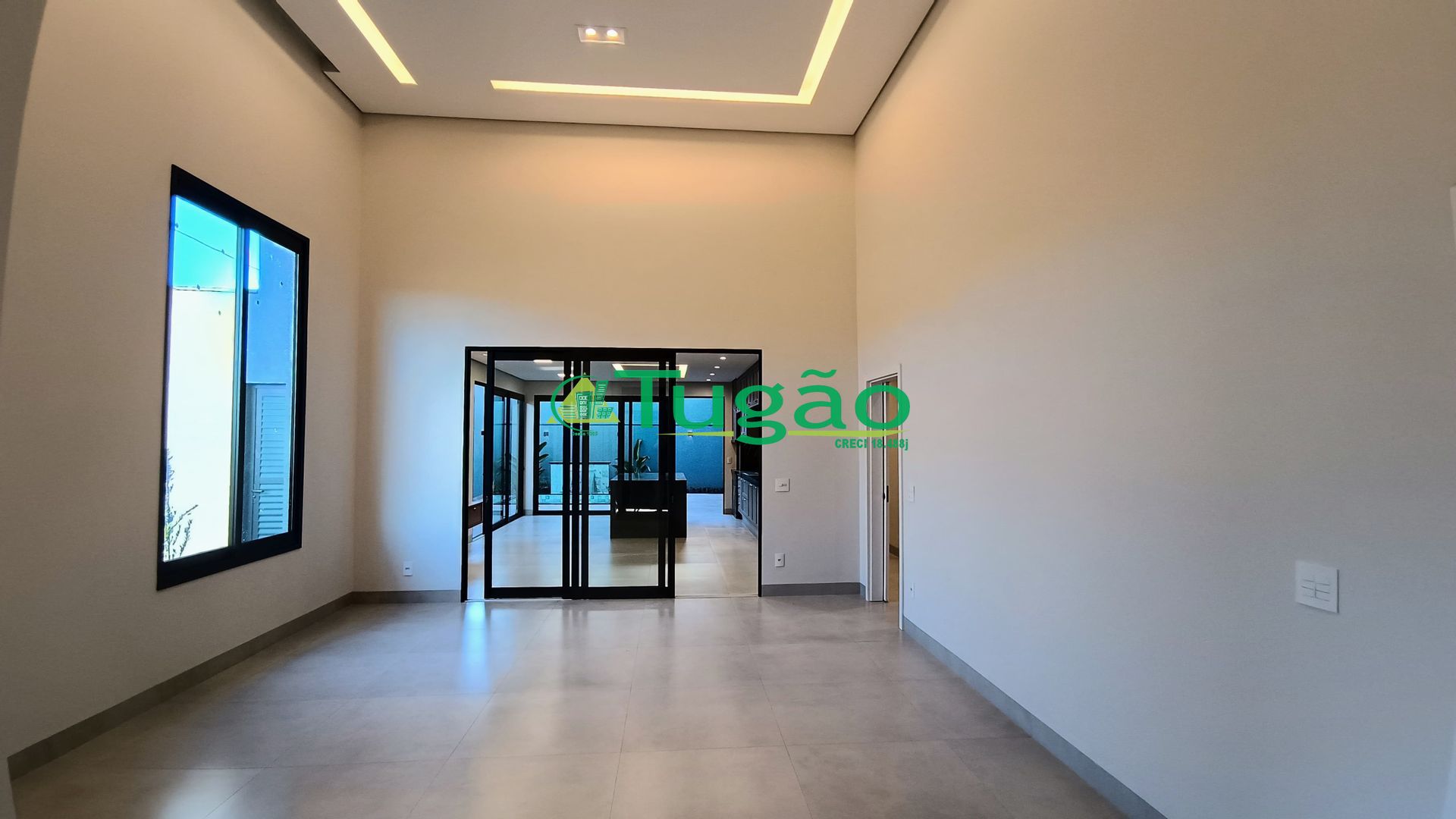 Casa de Condomínio com 3 quartos à venda, 215m² — foto 1 de 26