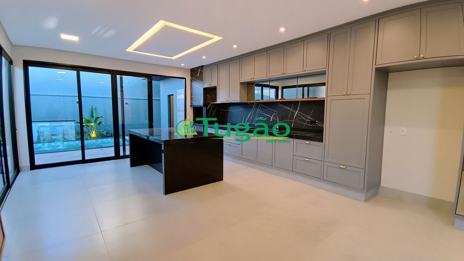 Casa de Condomínio com 3 quartos à venda, 215m² — foto 8 de 26
