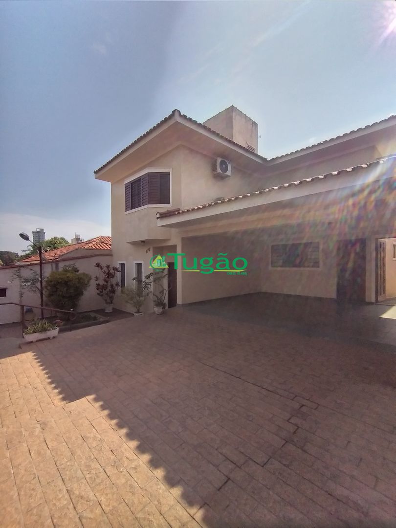 Casa com 4 quartos à venda, 324m² — foto 3 de 37
