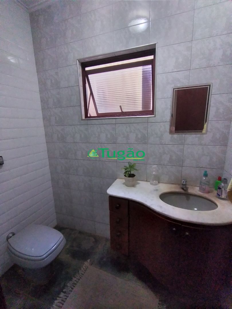 Casa com 4 quartos à venda, 324m² — foto 8 de 37