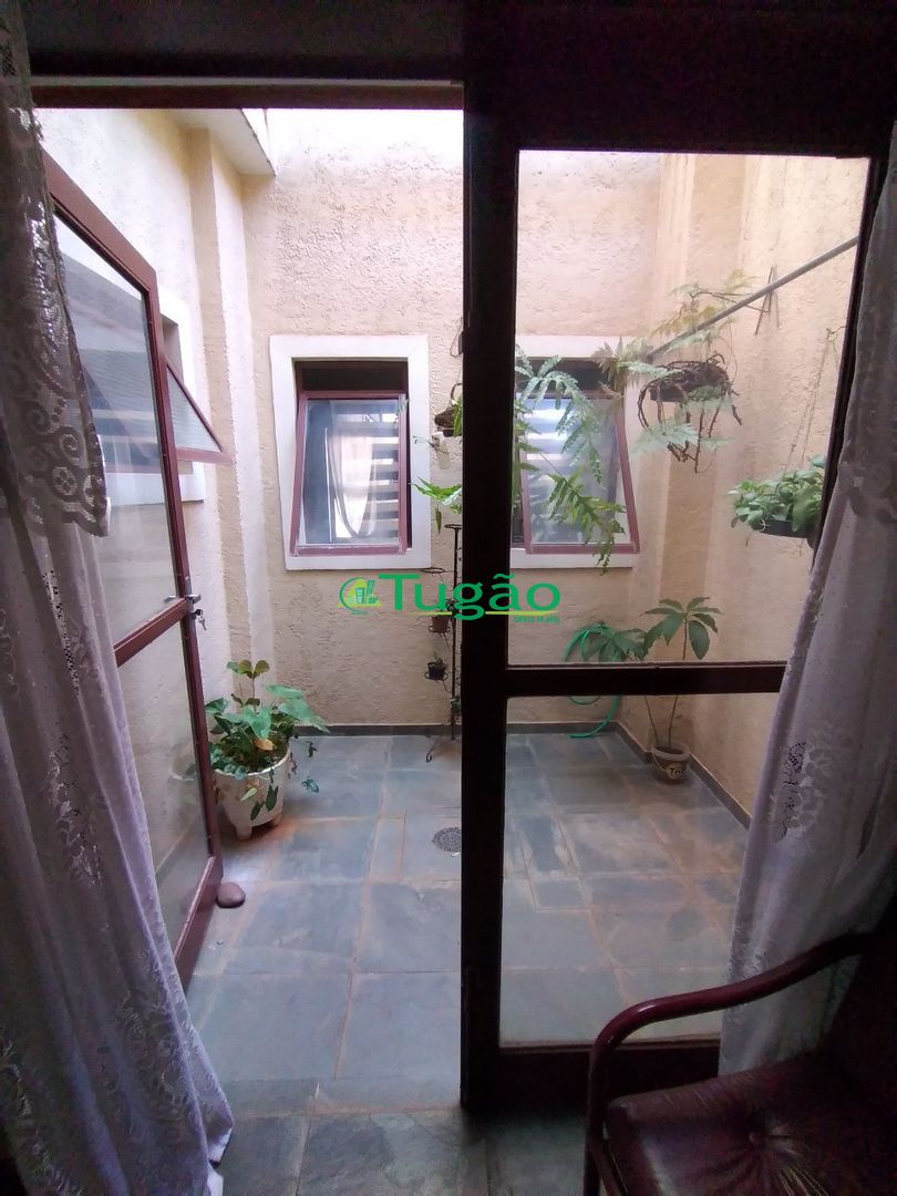 Casa com 4 quartos à venda, 324m² — foto 14 de 37