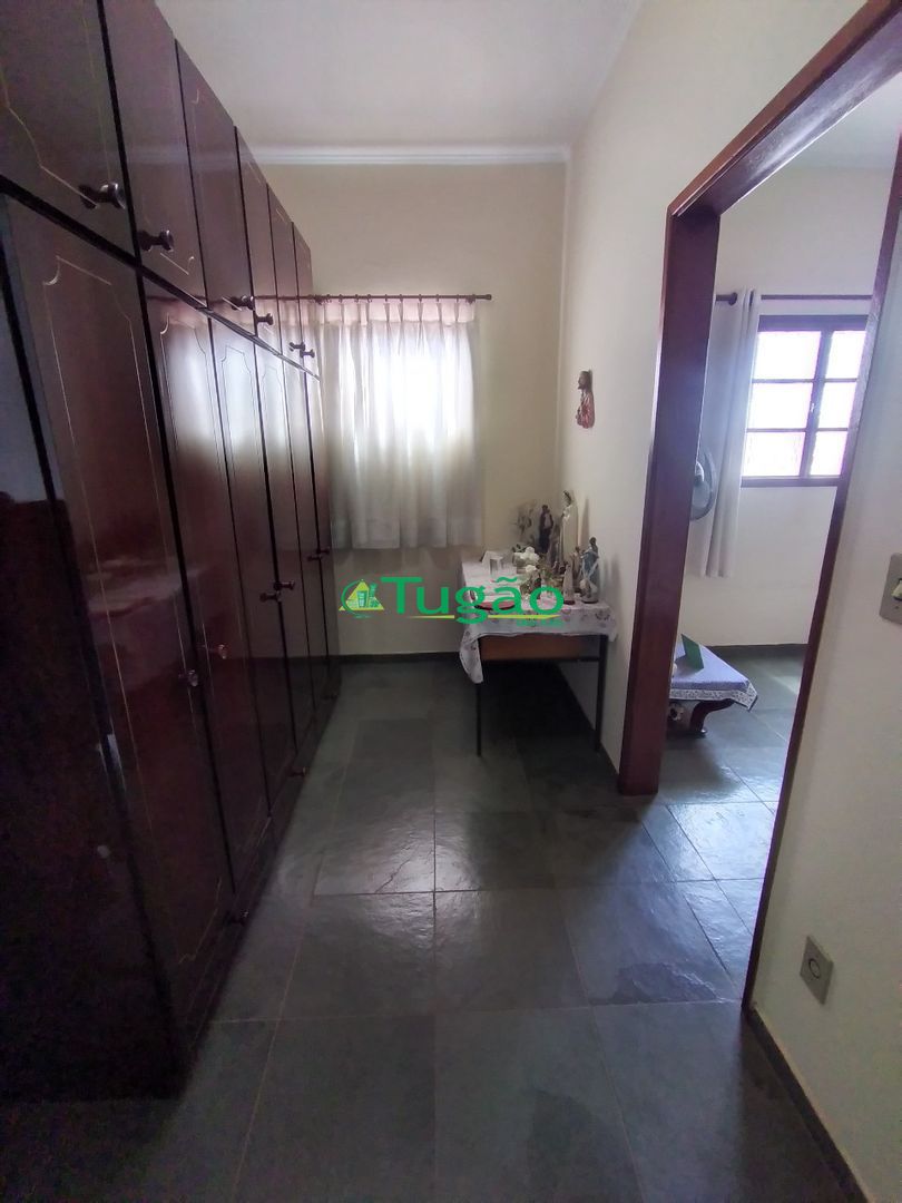 Casa com 4 quartos à venda, 324m² — foto 33 de 37