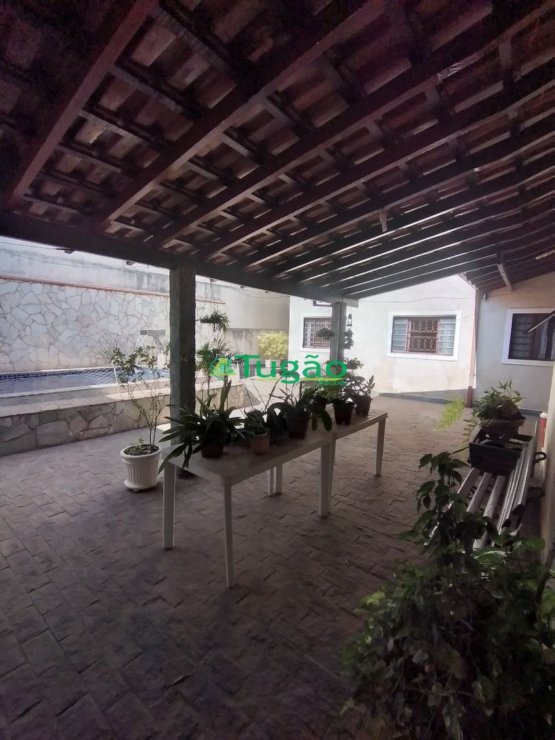 Casa com 4 quartos à venda, 324m² — foto 21 de 37