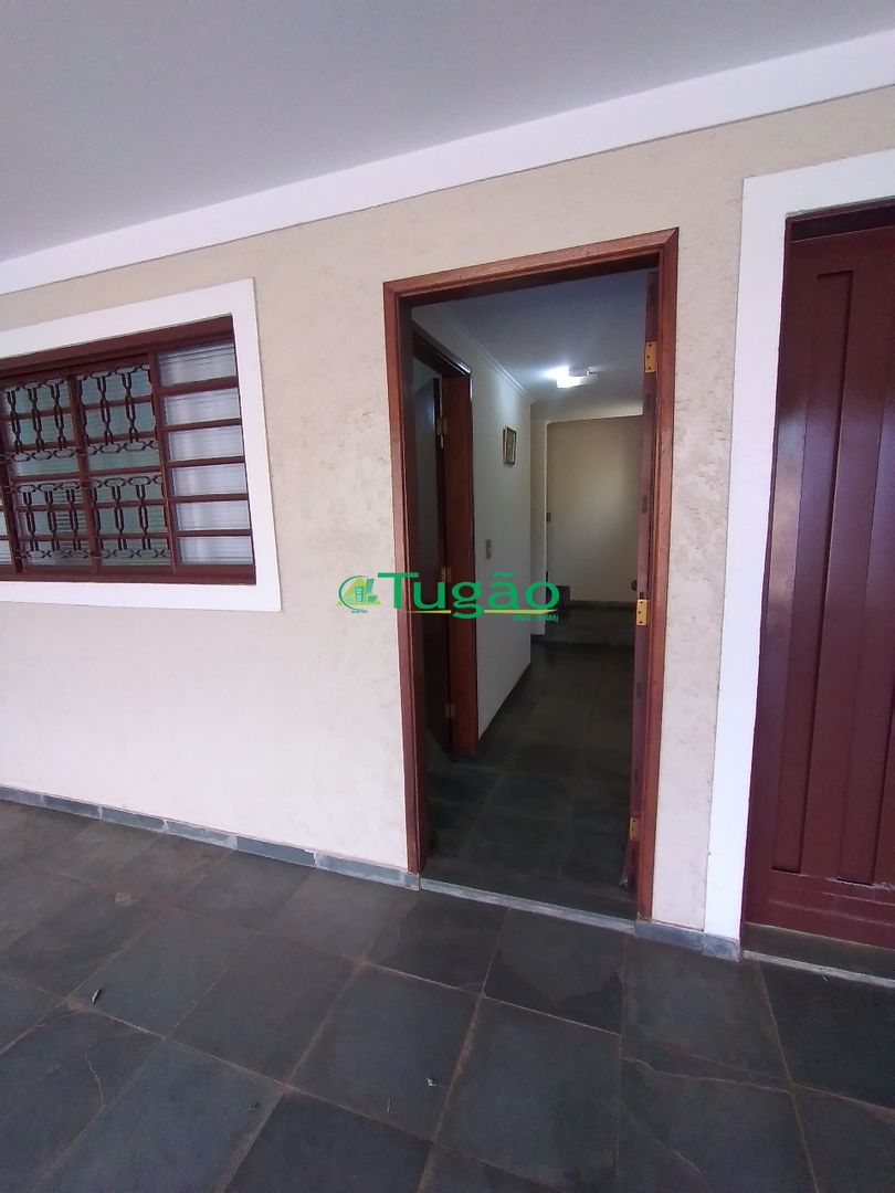 Casa com 4 quartos à venda, 324m² — foto 20 de 37