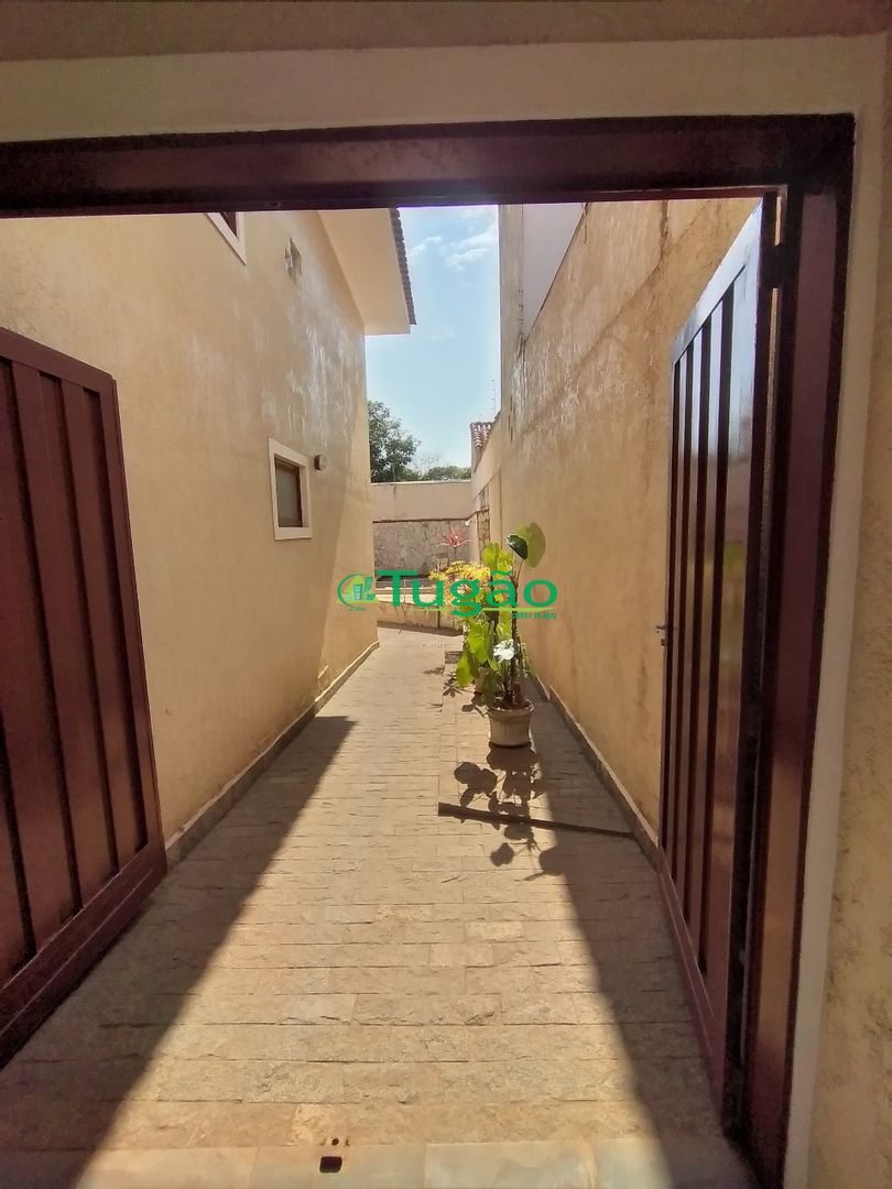 Casa com 4 quartos à venda, 324m² — foto 19 de 37