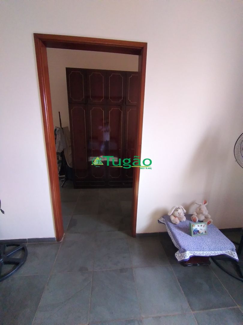 Casa com 4 quartos à venda, 324m² — foto 29 de 37
