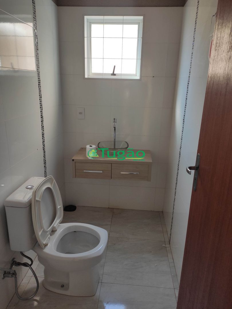 Casa com 4 quartos para aluguel, 220m² — foto 29 de 31