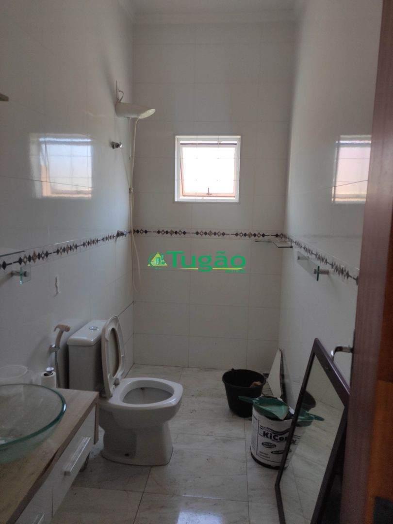 Casa com 4 quartos para aluguel, 220m² — foto 30 de 31