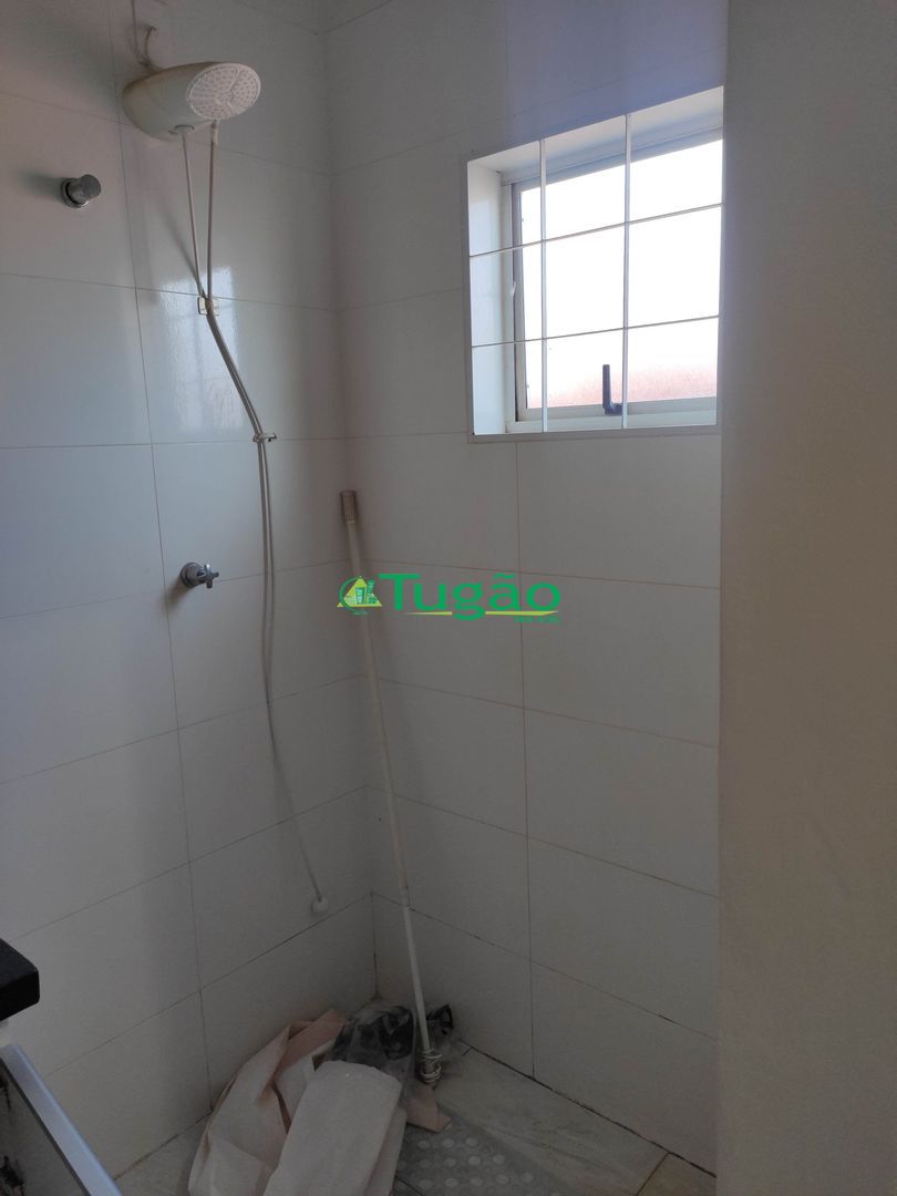 Casa com 4 quartos para aluguel, 220m² — foto 28 de 31