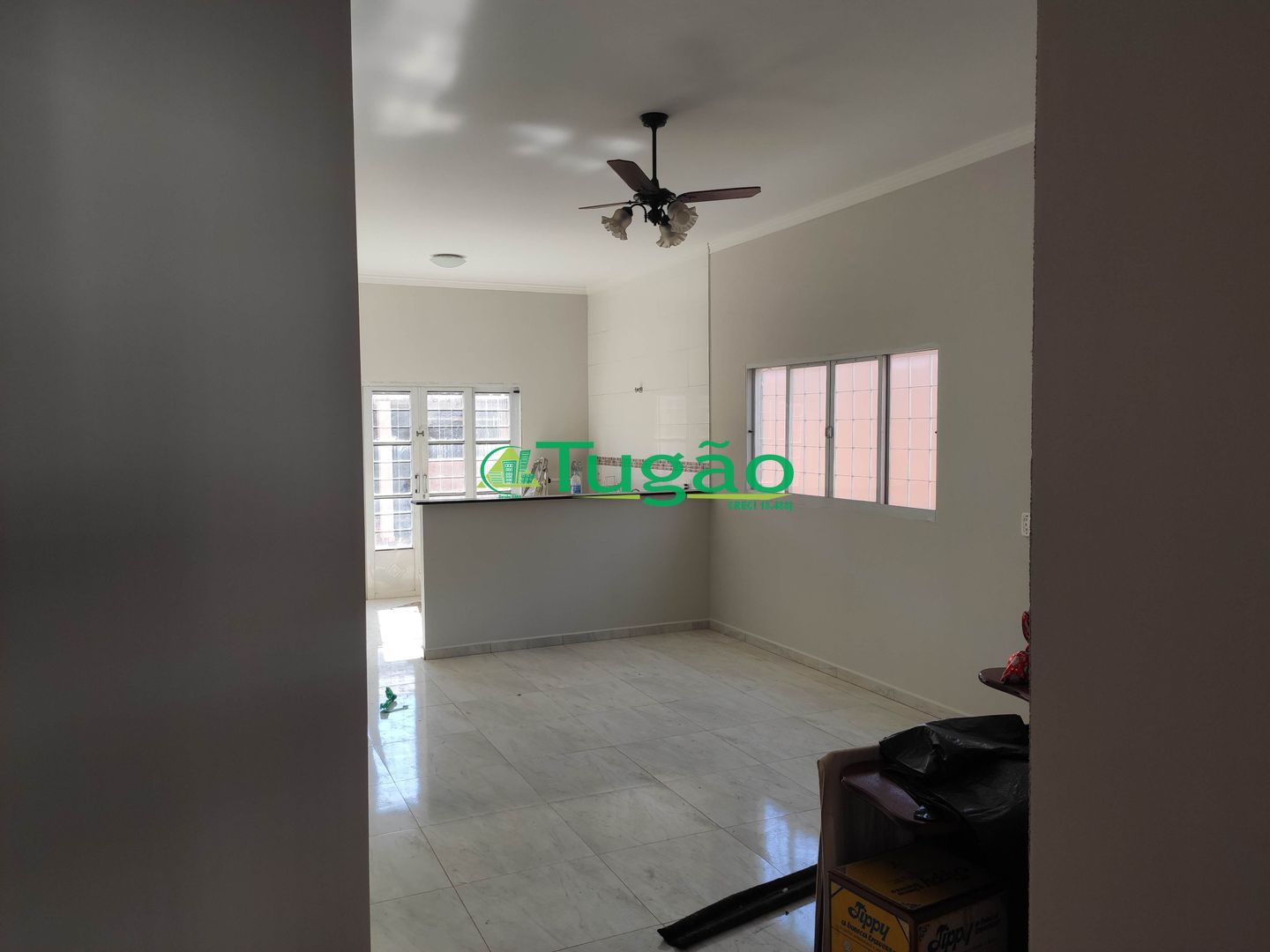 Casa com 4 quartos para aluguel, 220m² — foto 2 de 31