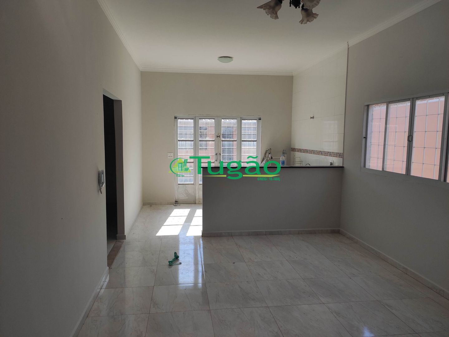 Casa com 4 quartos para aluguel, 220m² — foto 3 de 31