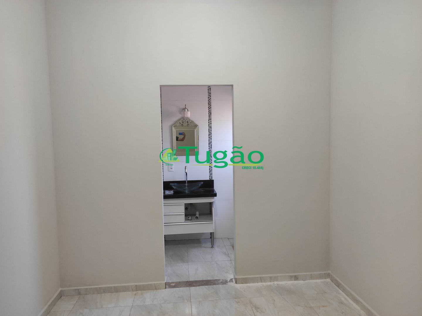 Casa com 4 quartos para aluguel, 220m² — foto 9 de 31