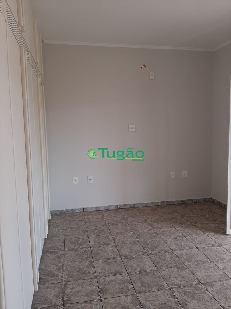 Casa com 4 quartos à venda, 285m² — foto 32 de 48