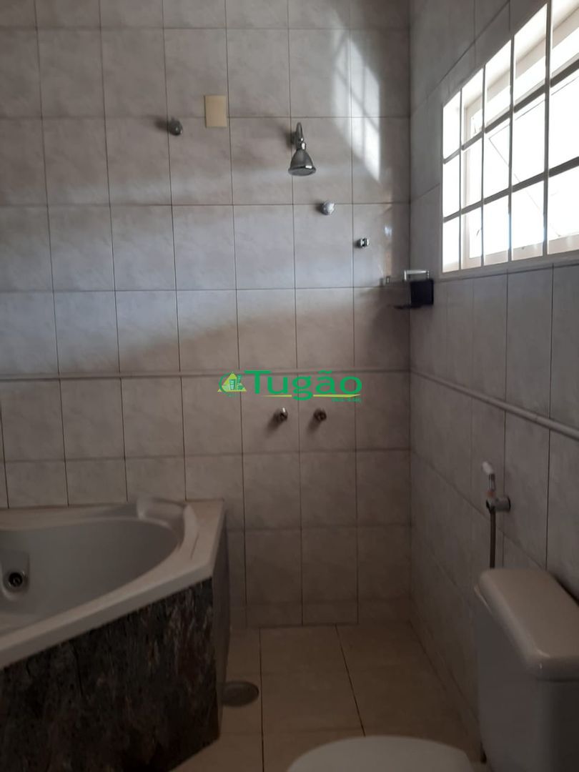 Casa com 4 quartos à venda, 285m² — foto 42 de 48