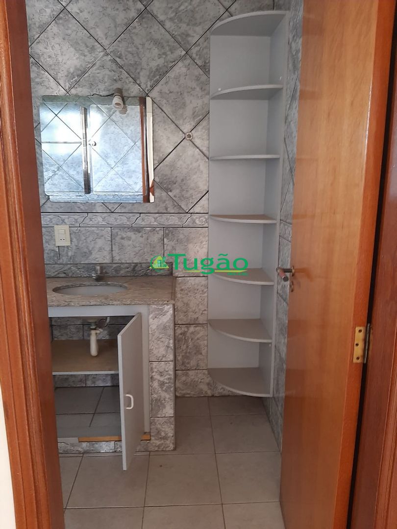 Casa com 4 quartos à venda, 285m² — foto 30 de 48