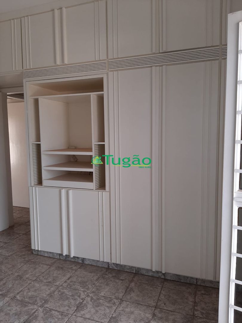 Casa com 4 quartos à venda, 285m² — foto 40 de 48