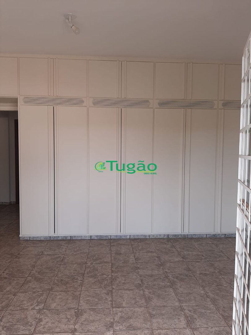 Casa com 4 quartos à venda, 285m² — foto 35 de 48