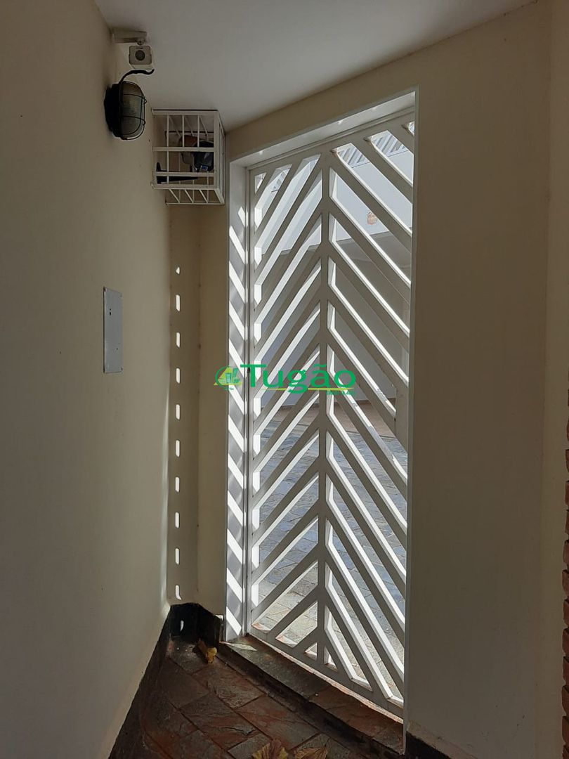 Casa com 4 quartos à venda, 285m² — foto 1 de 48