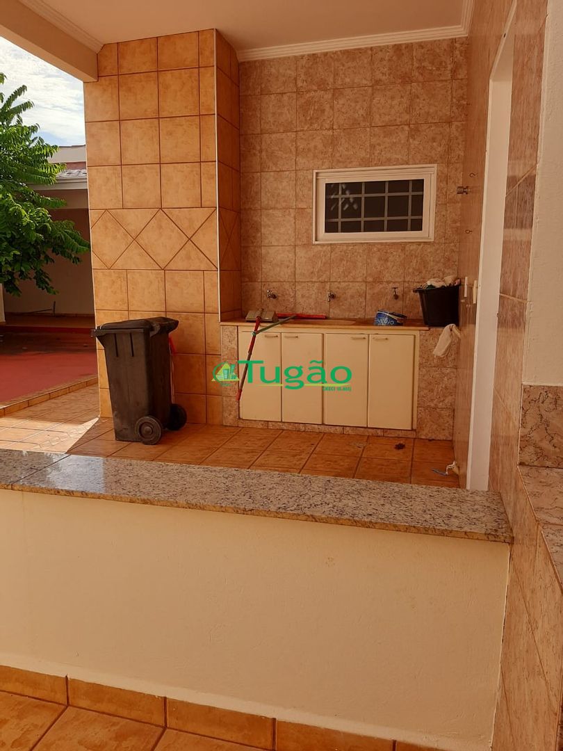 Casa com 4 quartos à venda, 285m² — foto 3 de 48
