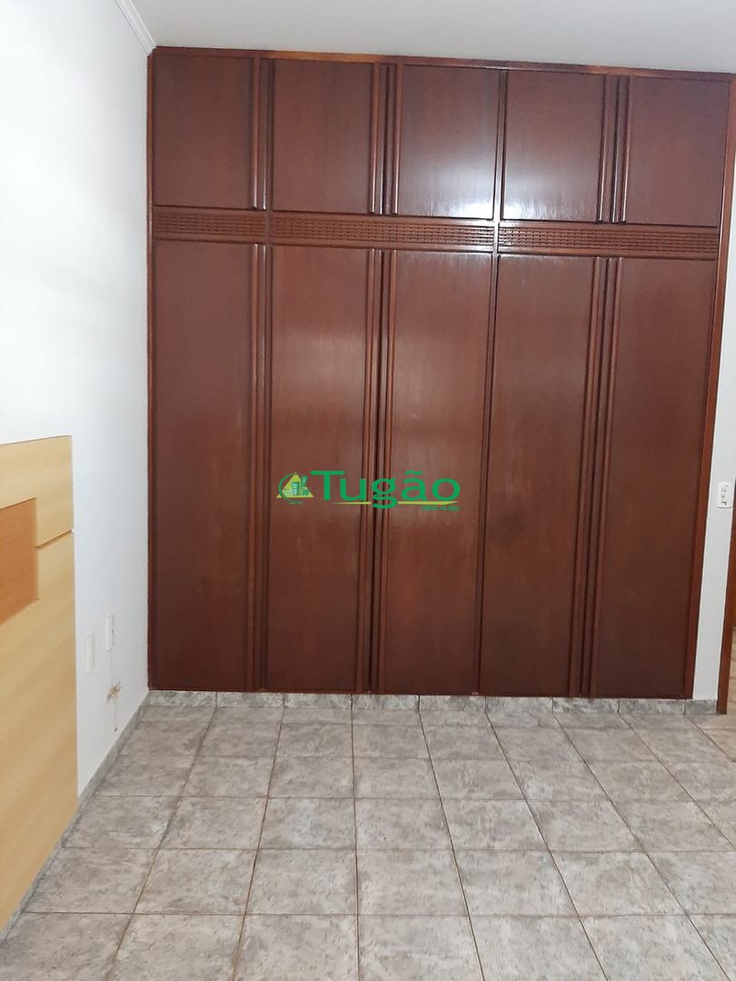 Casa com 4 quartos à venda, 285m² — foto 43 de 48