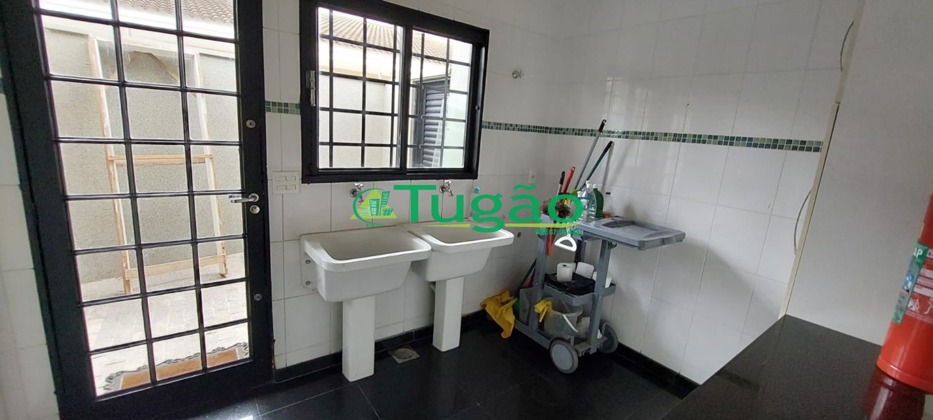 Imóvel Comercial com 8 quartos à venda, 289m² — foto 1 de 14