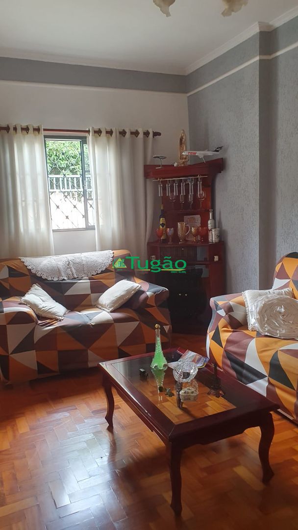 Casa com 3 quartos à venda, 250m² — foto 4 de 8