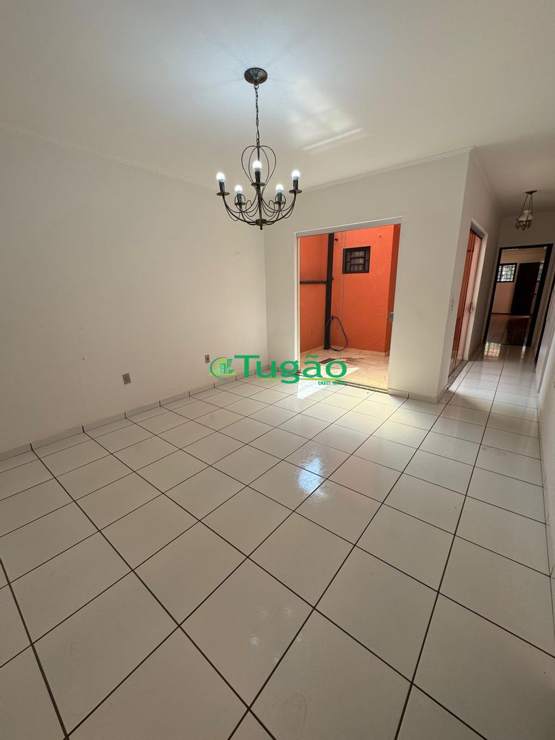 Casa com 3 quartos à venda, 258m² — foto 9 de 12