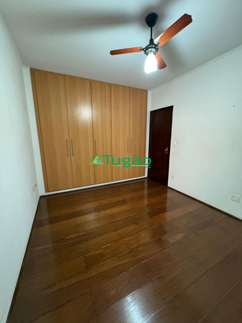 Casa com 3 quartos à venda, 258m² — foto 8 de 12
