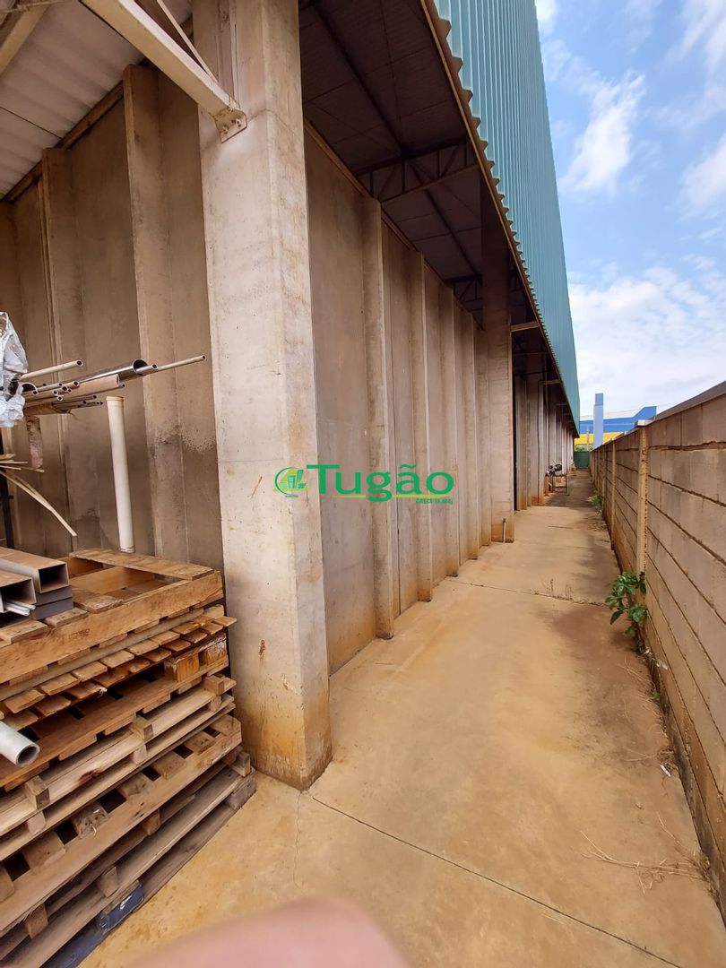 Loja / Salão / Ponto Comercial  para aluguel, 600m² — foto 1 de 25
