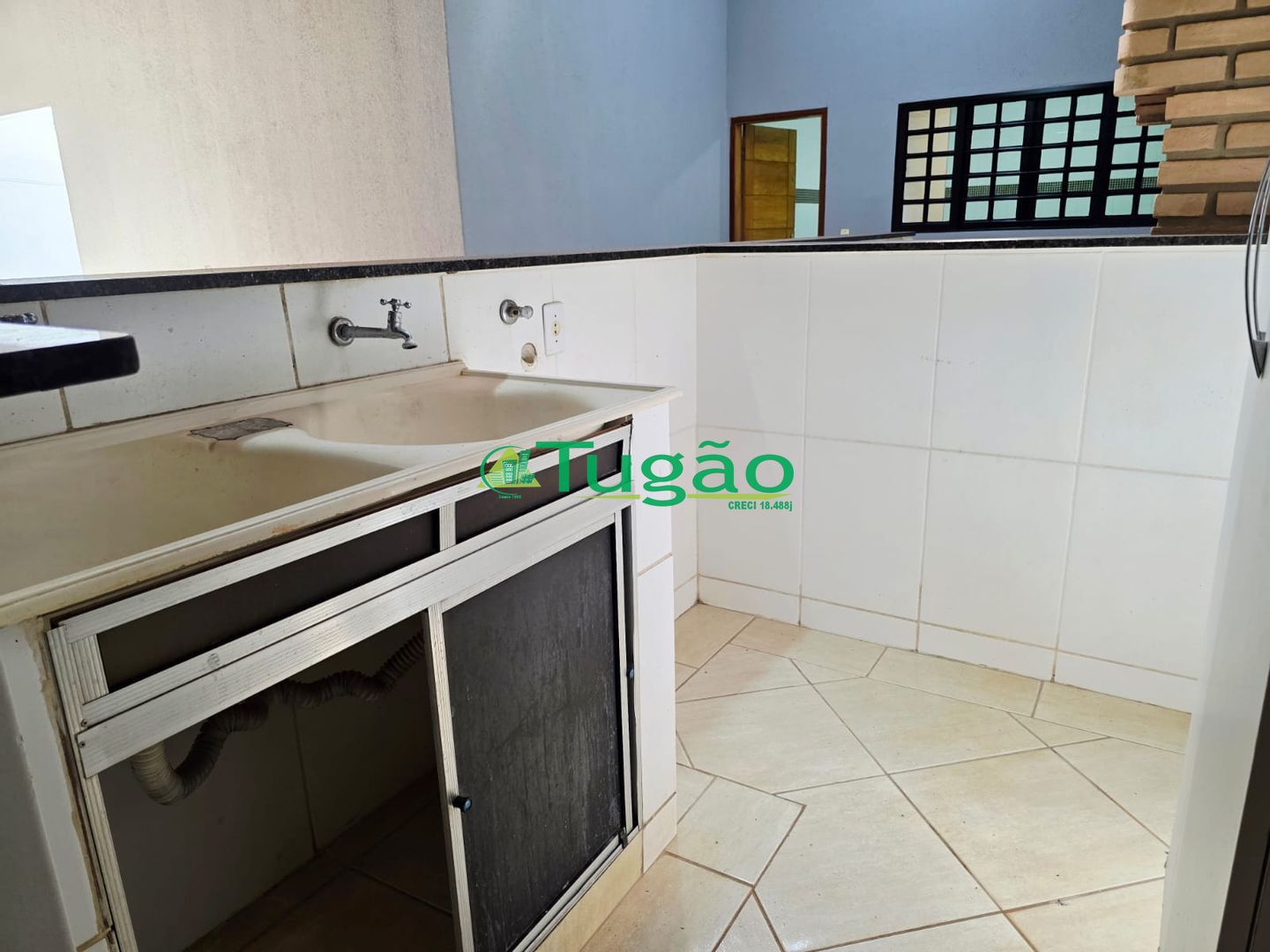 Casa com 3 quartos à venda, 285m² — foto 2 de 18