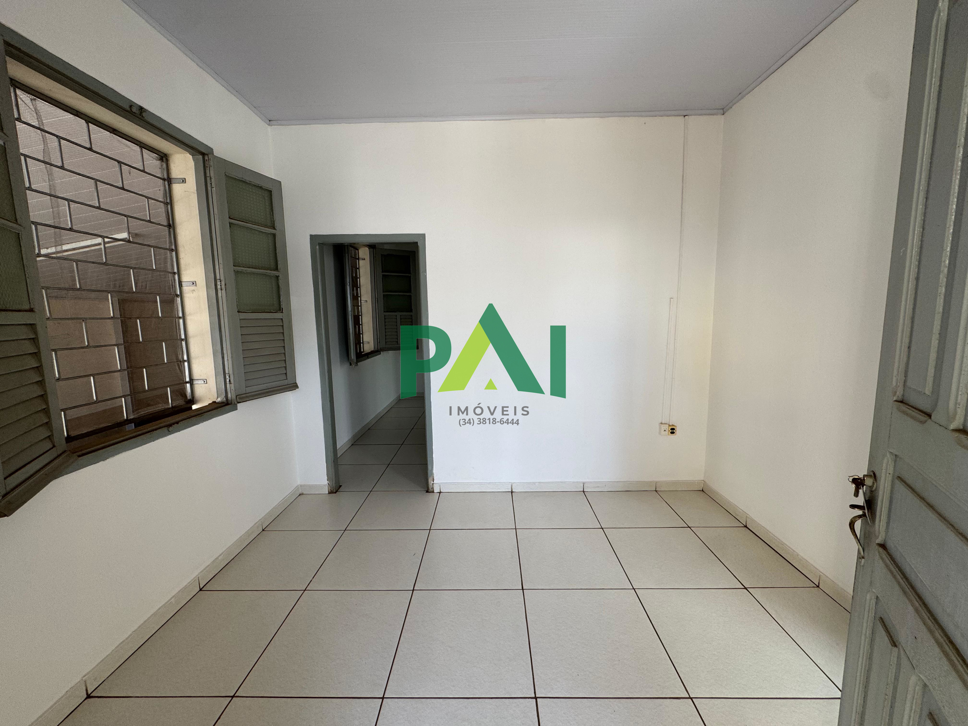 Casa Comercial 4 quartos para Locação Centro, Patos de Minas
