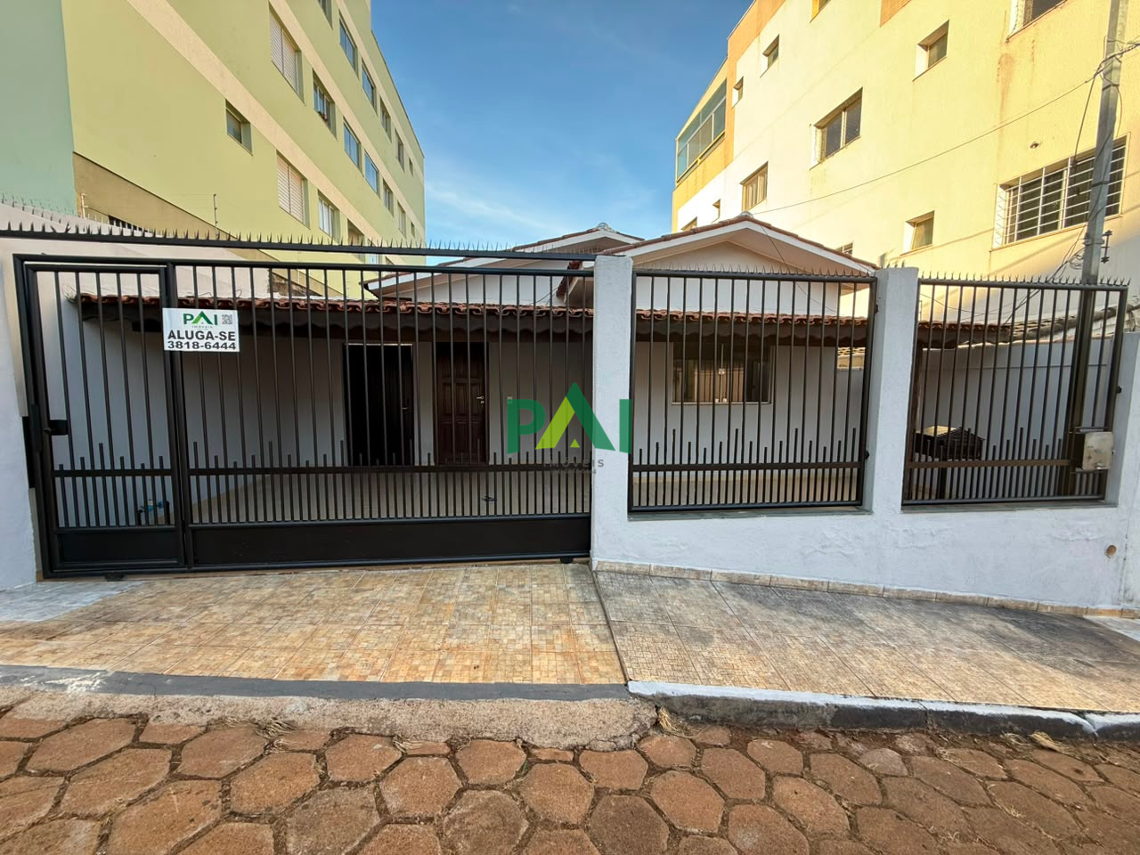 Casa 3 quartos para Locação Centro, Patos de Minas